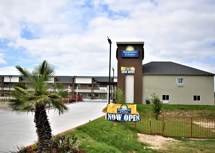 Days Inn & Suites By Wyndham Downtown/University Of Houston
